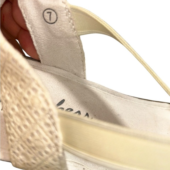 Skechers Parallel Piazza Wedge Sandals
Women’s Size 7 | Beige | Slingback - Picture 8 of 10